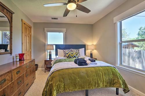Luxe Auburn Hideaway With Tennis Court And Views!