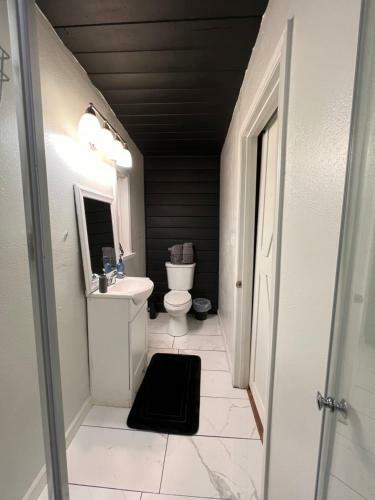 Hostal Shilohs Space