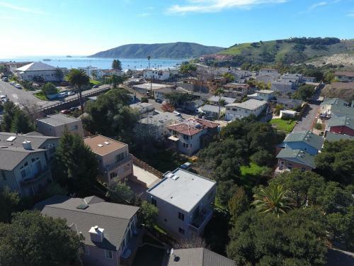 Avila Beach Gem - 194sanl