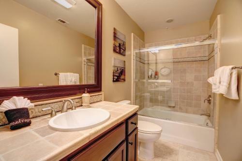 Beach Front In Avila - 370frnt