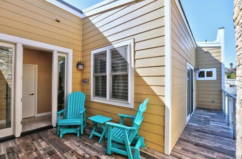 Beach Front In Avila - 370frnt