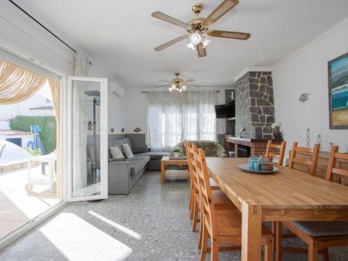 Holiday Home Erbanozi