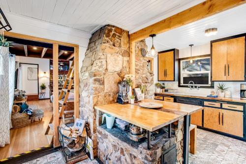 Big Bear Corner Cabin
