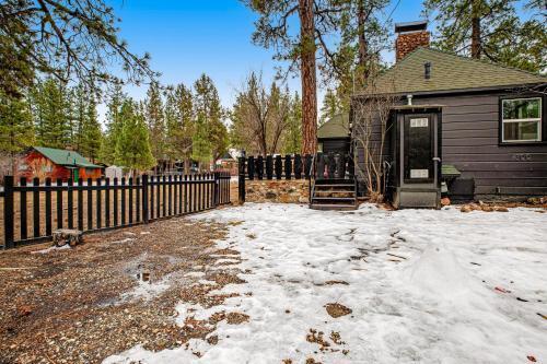 Big Bear Corner Cabin