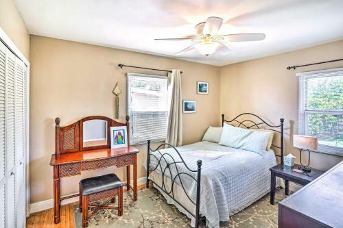 Charming Anaheim Abode About 1 Mi To Disneyland!