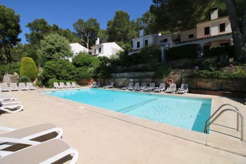 Gorgeous Renovated Cala Sant Vicenc Beach Villa
