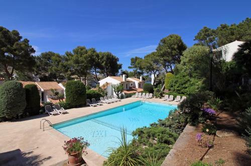 Gorgeous Renovated Cala Sant Vicenc Beach Villa