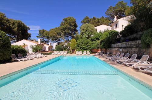 Gorgeous Renovated Cala Sant Vicenc Beach Villa