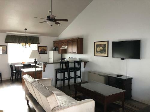 Hotel Bay Meadows Resort