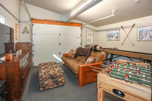 Comet's Cabin Home