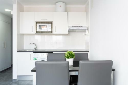 "close To The Sky": Apartment Surrounded By Beaches