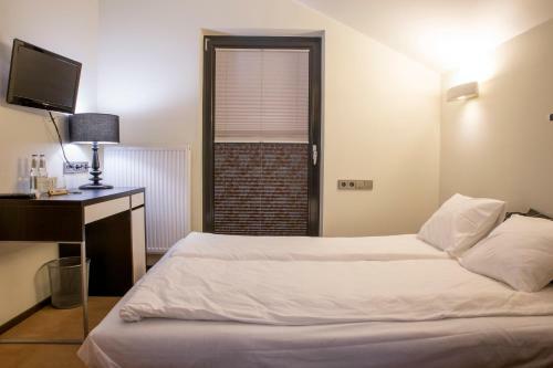 Hotel Veer Accommodation