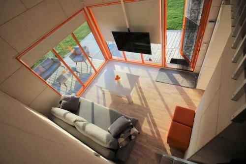 Hotel Tamula Cube House