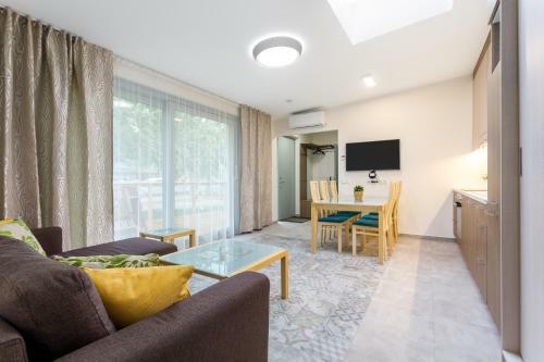 Gardenview Selection By Kerese Apartments