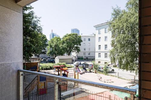 Central Apartments, Quiet With Free Parking And Ac.