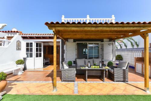 Jacuzzi & Garden Bungalow