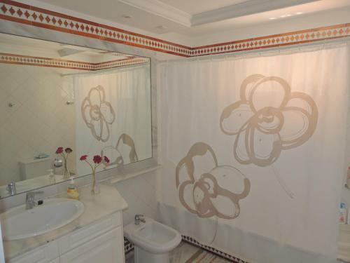 Apartamento Romantic Retreat With Marine View