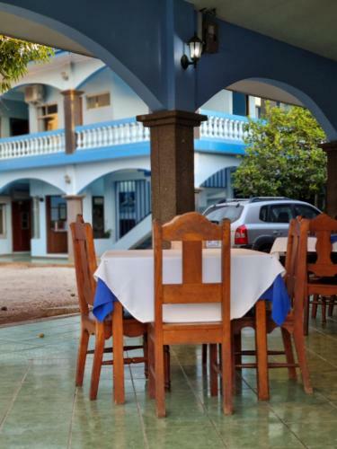 Hotel Y Restaurante El Marino