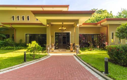 Hotel Rancho Haas