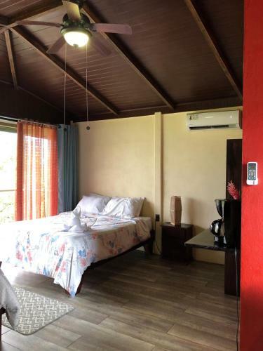Bed & Breakfast El Castillo Paradise