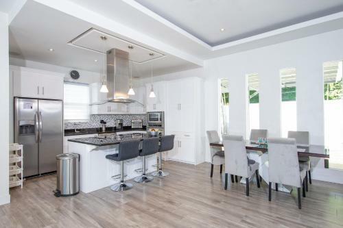Casa Coastal Serenity