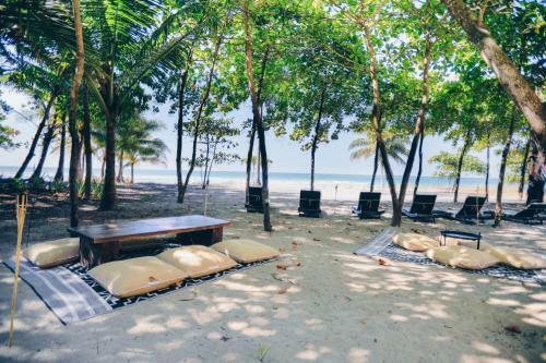 Luxury Beachfront Villa With Private Pool At Nantipa