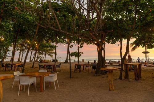 Luxury Beachfront Villa With Private Pool At Nantipa
