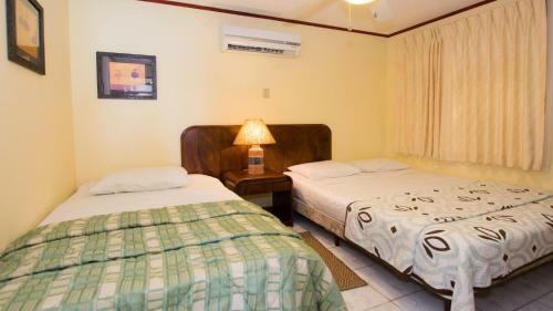 2-bedroom Beachfront Condo With Pool