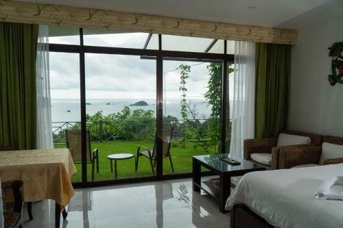 Hotel Oceans Two