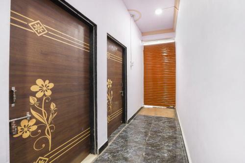 Spot On 67044 Hotel Kuber Guest House