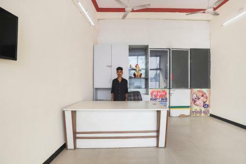 Spot On 67044 Hotel Kuber Guest House
