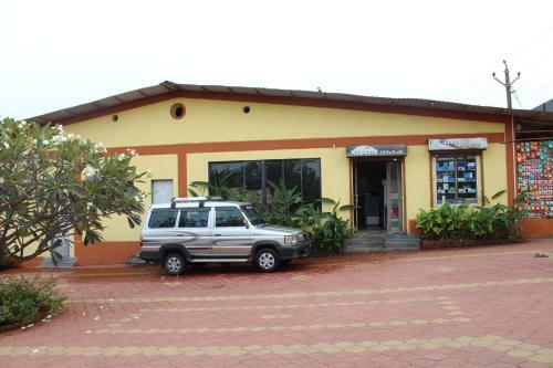 Hotel Raviraj Residency