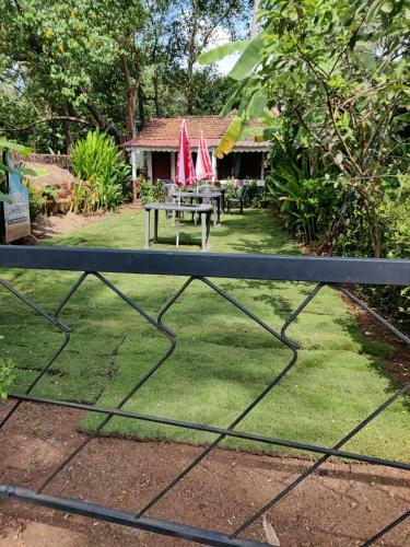 Hostal 'rustic Comforts' Guesthouse