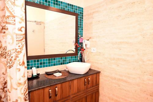 Hotel Chamong Chiabari Mountain Retreat