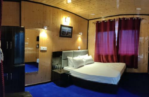 White Peak Homestay