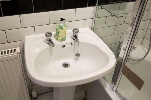 Hostal The Ascott