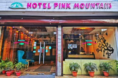 Hotel Pink Mountain