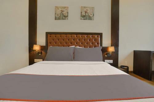 Hotel Collection O 83621 Medical Bay