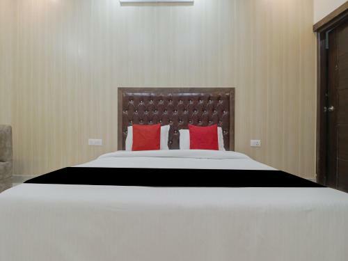 Oyo 81140 Hotel Valley Wood Inn