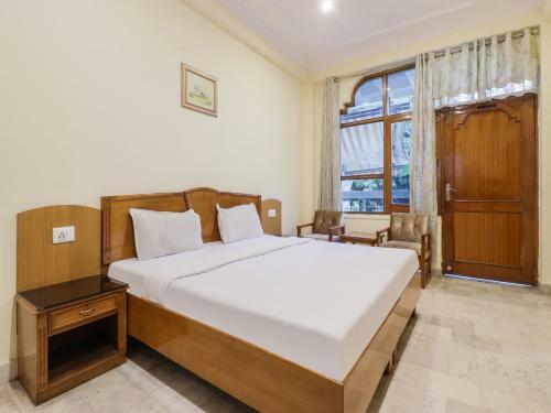 Collection O 83443 Hotel Anmol