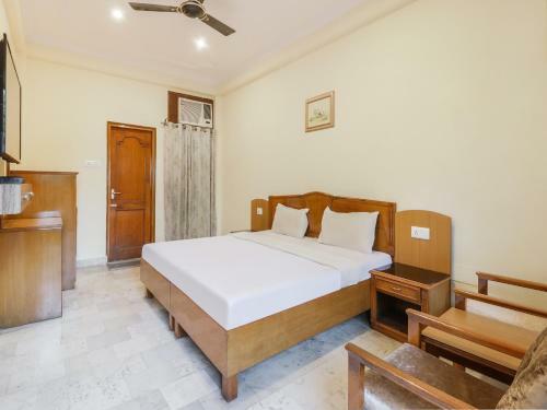Collection O 83443 Hotel Anmol