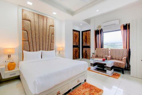 Hotel Collection O 81682 Vibes Inn