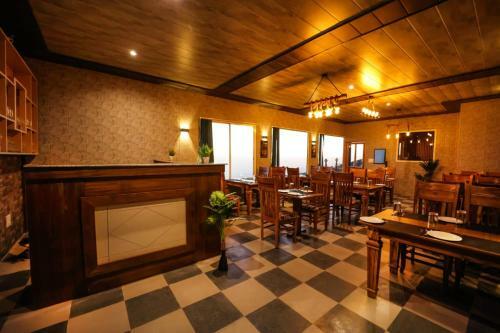 Hotel Hanshdi Resort Resturant & Cafe