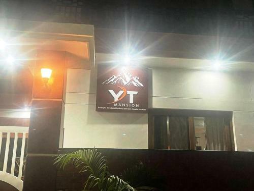 Lodge Yt Mansion