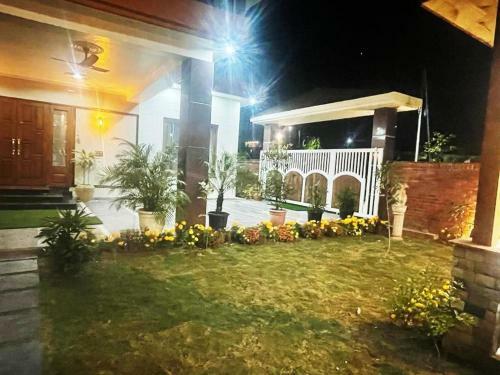 Lodge Yt Mansion
