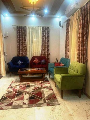 Lodge Yt Mansion