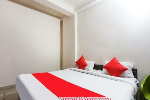 Oyo 30615 Hotel Rock Inn