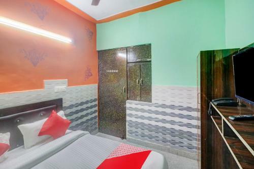 Oyo 77324 Hotel Shubham