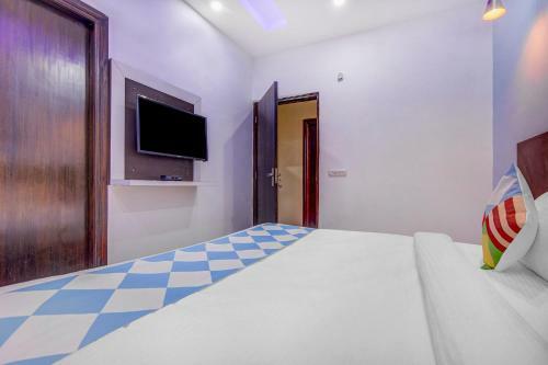 Hostal Collection O 82677 Hotel Apj Grand