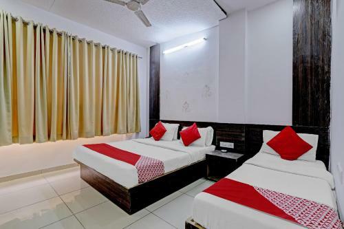 Oyo 81170 Hotel Sky Inn